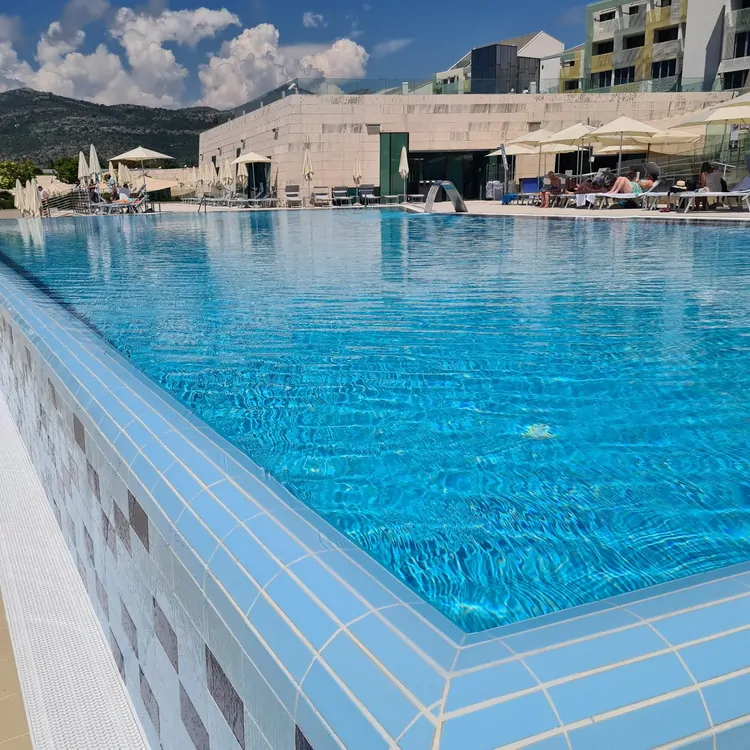 Eding Hotel LACROMA – bazen slika