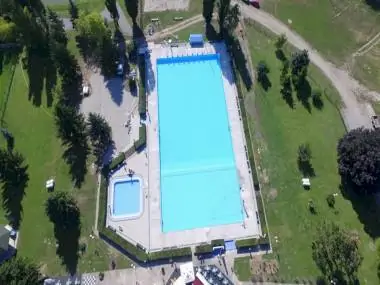 Eding Olimpijski i dječji bazen u Kneževim Vinogradima slika